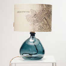 Llwythwch y ddelwedd i wyliwr yr Oriel, Lamp Gwydr Glas Bach Wedi'i Ail-gylchu - efo lampshêd drwm hen fap